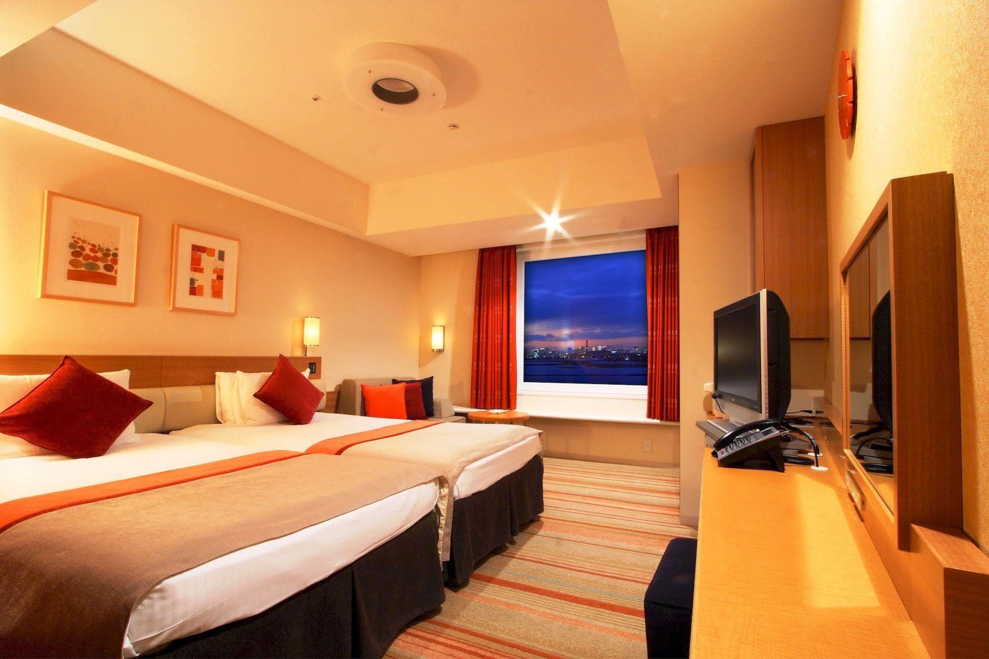 Tokyo Bay Maihama Hotel Чиба Екстериор снимка
